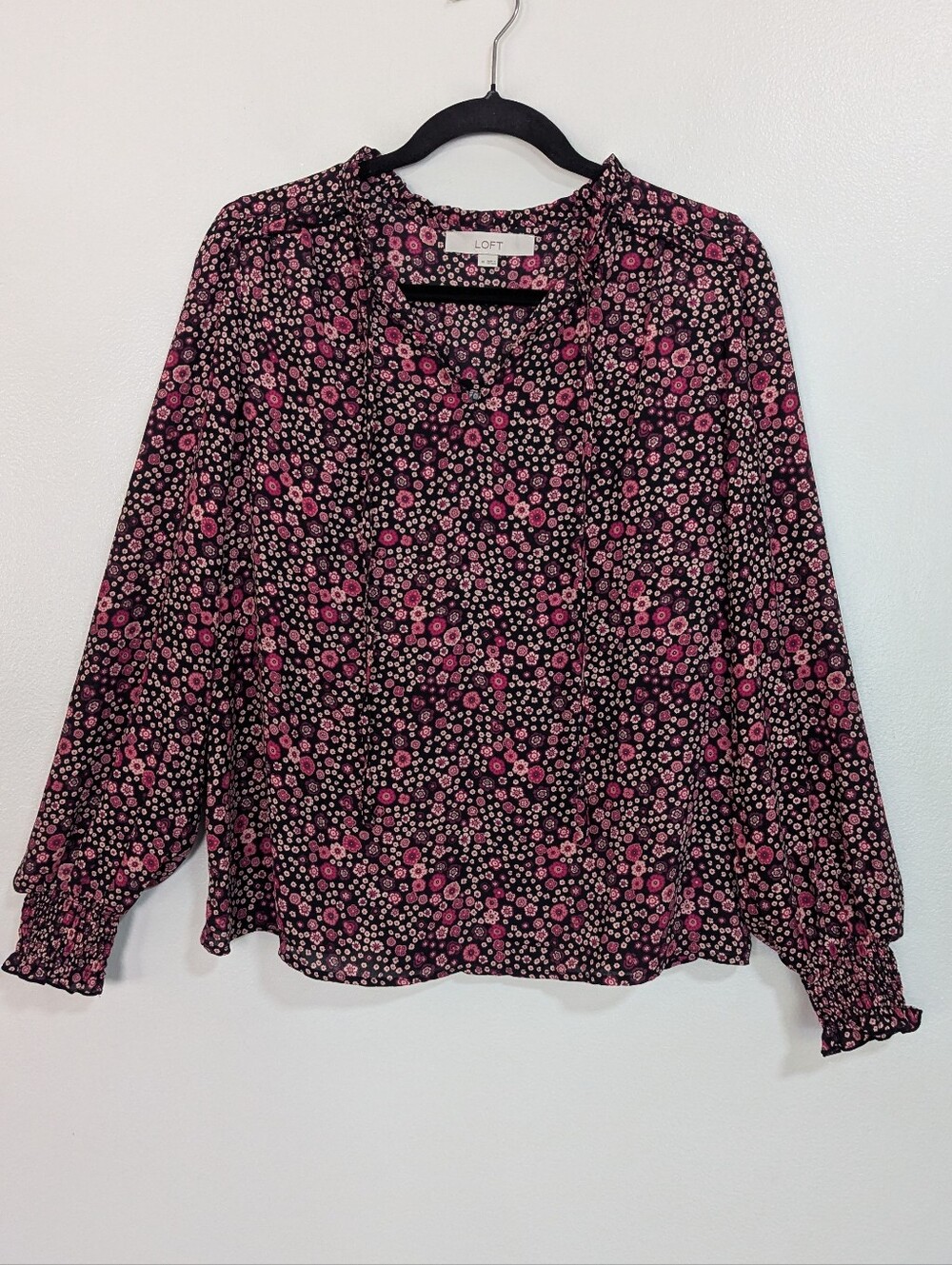 LOFT Pink Ditsy Floral Tie Neck Smocked Cuff Blouse Size Medium